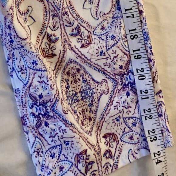 Chico's "Girlfriend Slim Leg Crop" Capris (says 1R... but...!) - Picture 4 of 9